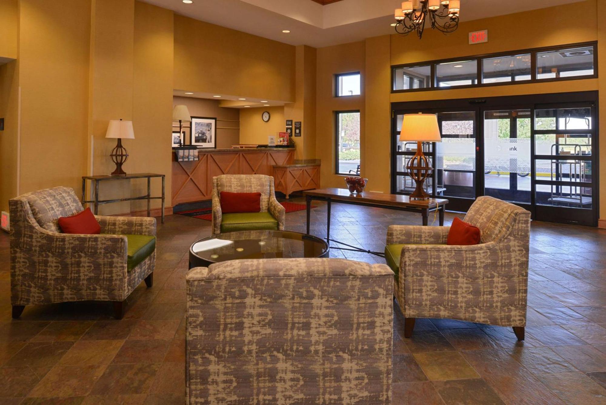 Hampton Inn & Suites Pueblo-Southgate Exterior foto
