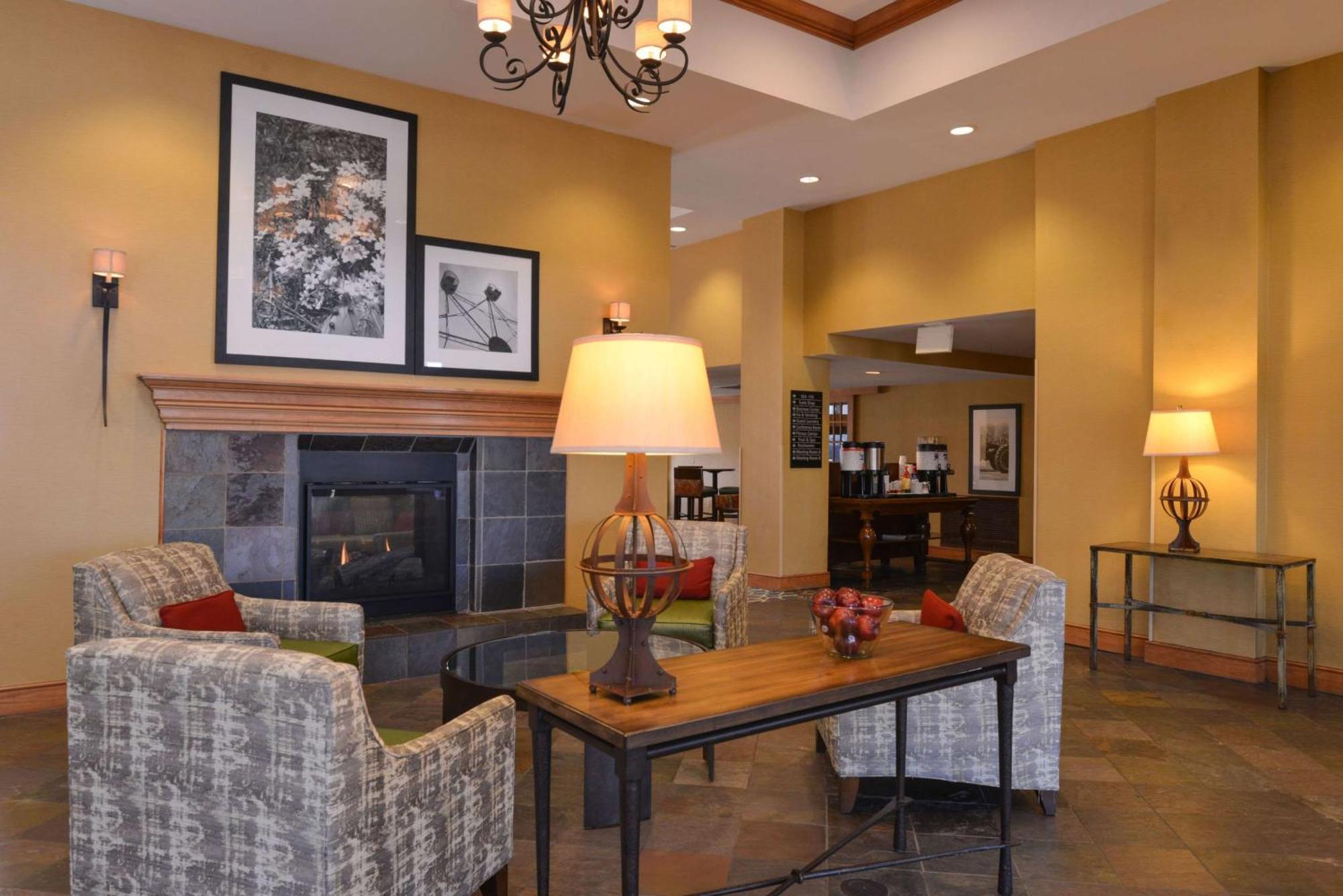 Hampton Inn & Suites Pueblo-Southgate Exterior foto